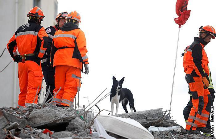 Эди Рам - В Албании прекратили поиски выживших после землетрясения - interfax.ru - Москва - Албания - Дуррес