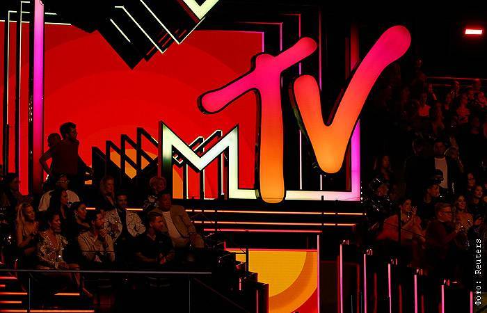 Вильям Айлиш - Билли Айлиш, Тэйлор Свифт и Шон Мендес выиграли в главных номинациях MTV EMA - interfax.ru - Москва - США - Канада