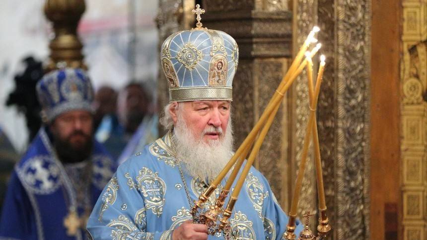 патриарх Кирилл - После литургии патриарх Кирилл сопоставил современные трудности с историческими - 5-tv.ru - Русь