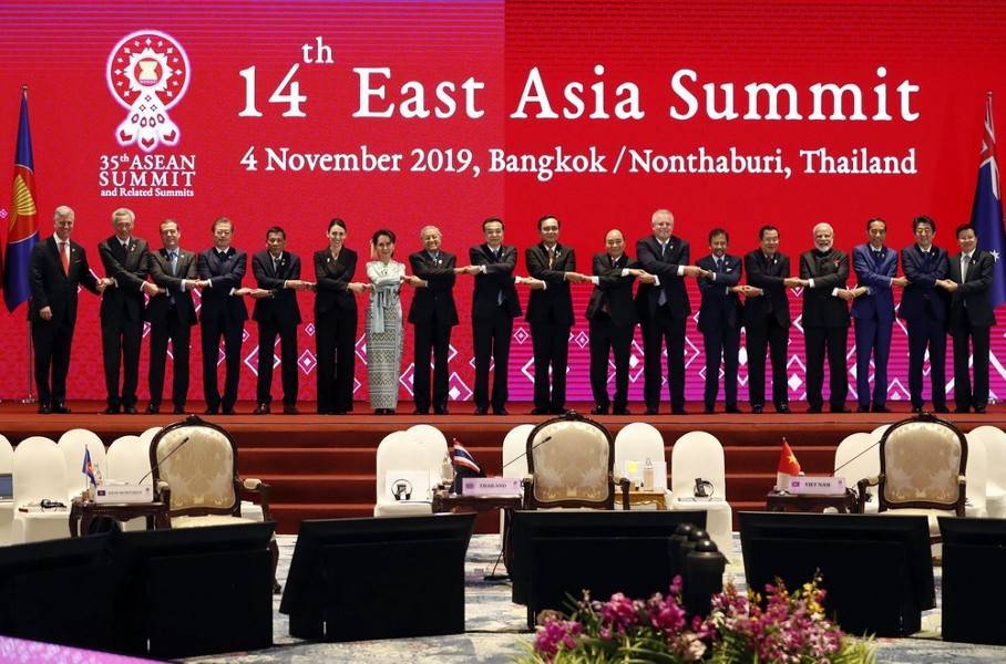 Нгуен Суан Фук - Прают Чан-Оча - Большинство лидеров АСЕАН проигнорировали саммит с США - m24.ru - США - Вьетнам - Филиппины - Таиланд - Лаос
