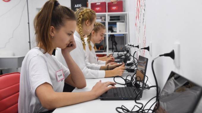 В учебных заведениях Ленобласти подключат высокоскоростной интернет - piter.tv - Ленинградская обл.