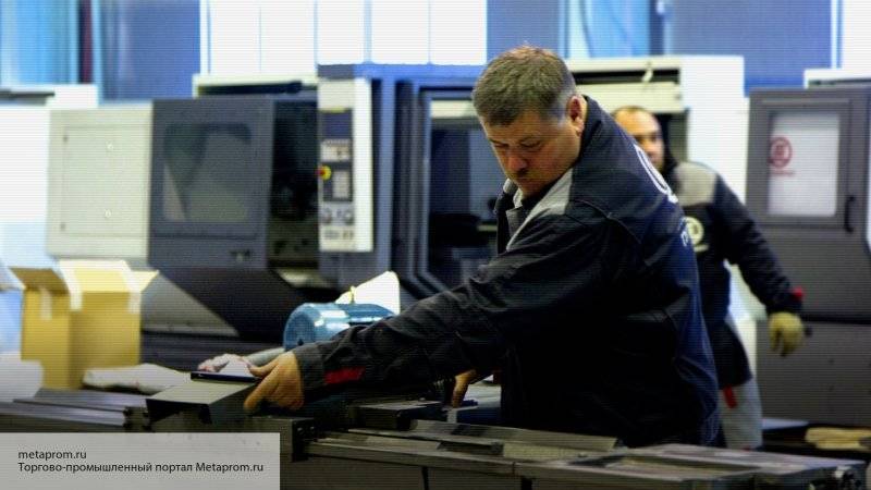 Около половины жителей РФ готовы трудиться усерднее при четырехдневной неделе - politros.com - Россия