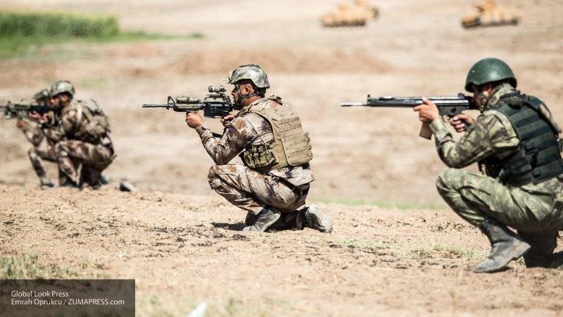 Турецкие силы ведут бои против курдских боевиков из SDF в сирийской провинции Ракка - nation-news.ru - США - Сирия - Рас-Аль-Айн