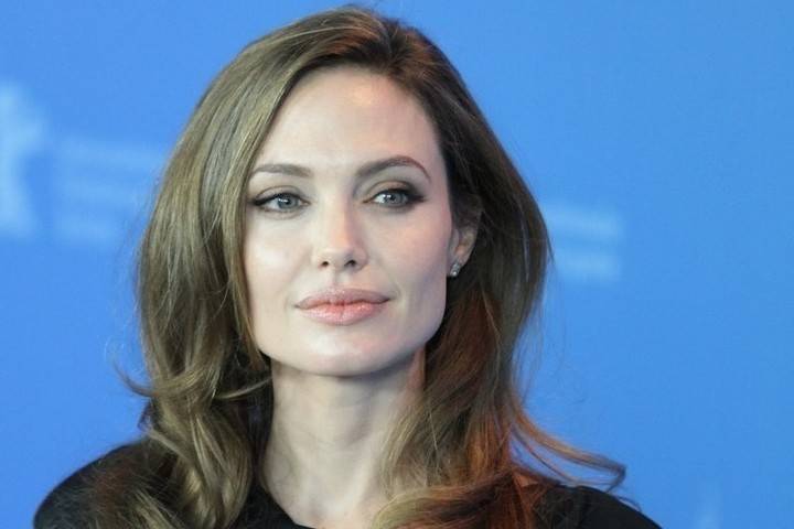 Анджелина Джоли - Брэд Питт - Анджелина Джоли захотела навсегда уехать из США - mk.ru - США
