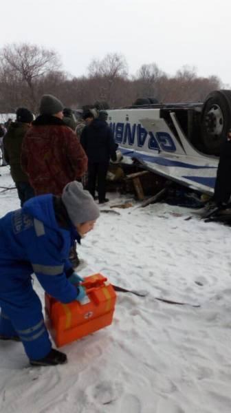 Всех выживших пассажиров достали из автобуса, упавшего с моста в Забайкальском крае - nakanune.ru - Чита - Сретенск - Забайкалье