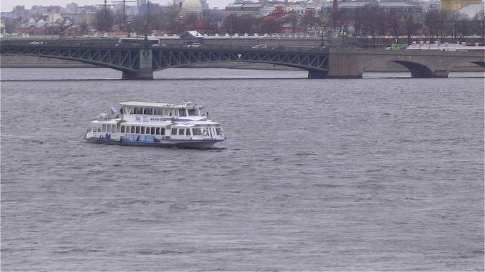 В Петербурге официально завершился сезон навигации и разводки мостов - piter.tv - Санкт-Петербург - Петербург