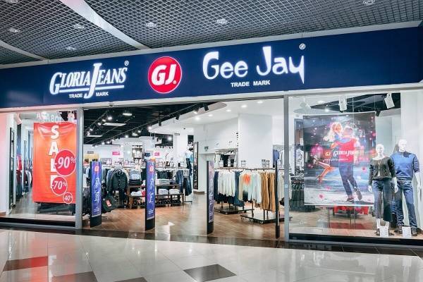Житель Кургана через суд взыскал с "Gloria Jeans" 370 тысяч рублей за бракованные джинсы - nakanune.ru - Курган - Брак