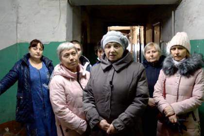 Андрей Потапов - Жители аварийного дома в российском городе предложили мэру пожить с ними - lenta.ru - Курган
