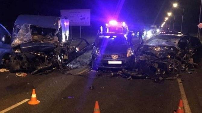 Ford Focus - Два человека погибли в массовом ДТП на Кубани - usedcars.ru - Краснодарский край - район Курганинский