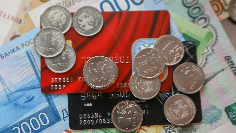 HeadHunter: зарплаты в Петербурге за год выросли на 3,9% - dp.ru - Россия - Санкт-Петербург