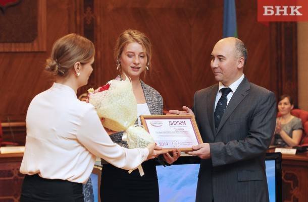 Виктор Бобыря - Наталья Якимова - Стали известны имена обладателей премии правительства Коми за инновации - bnkomi.ru - респ. Коми - Сыктывкар