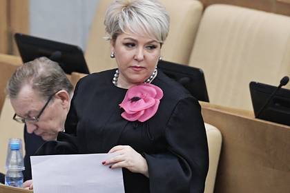 Ирина Гусева - Депутат прокомментировала скандал вокруг слов о малоимущих и зеках - lenta.ru