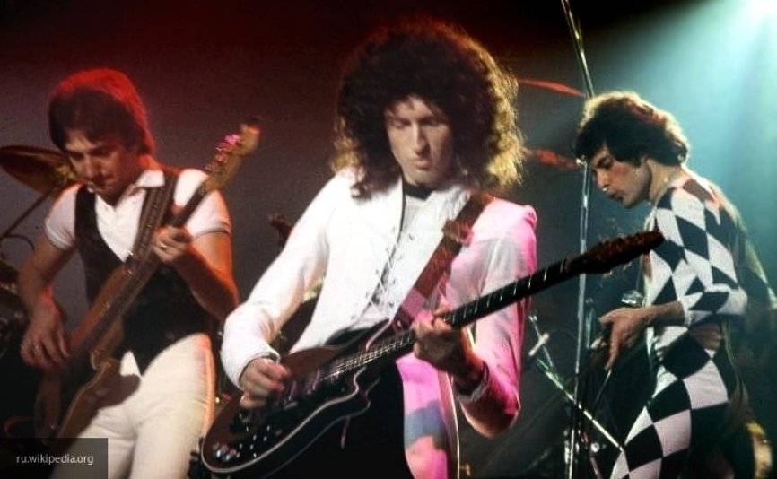 Брайан Мэй - Группа Queen к Рождеству выпустила новый клип на песню 1984 года - newinform.com