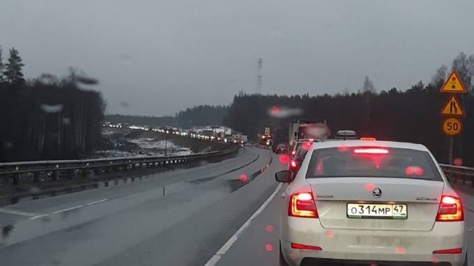 Ремонт дорожного покрытия стал помехой для движения на трассе "Скандинавия" - piter.tv - Выборг