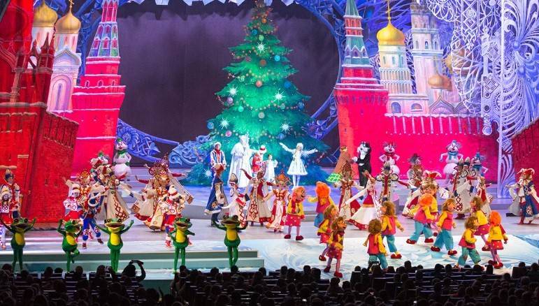 Москвичи смогут выиграть билеты на два новогодних мероприятия - vm.ru - Москва