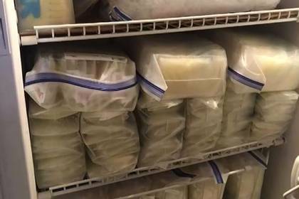 Женщина напоила чужих детей 355 литрами грудного молока - lenta.ru - США - штат Вирджиния - Вирджиния-Бич