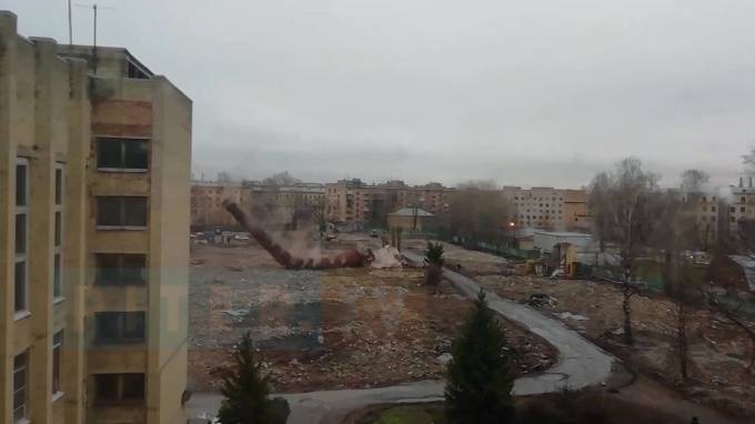 Видео: на предприятии "Буревестник" рухнула одна из последних конструкций - piter.tv - Санкт-Петербург - район Красногвардейский, Санкт-Петербург