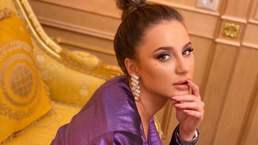 Анна Дзюба - «Каждый раз — как в первый»: певица Asti похулиганила перед выступлением - 5-tv.ru - Санкт-Петербург