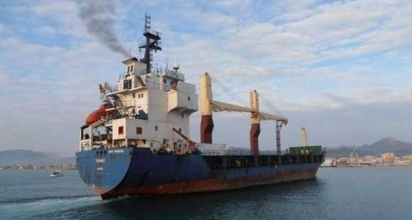 Хафтар повышает ставки: у побережья Ливии задержан экипаж турецкого судна - eadaily.com - Турция - Анкара - Гренада