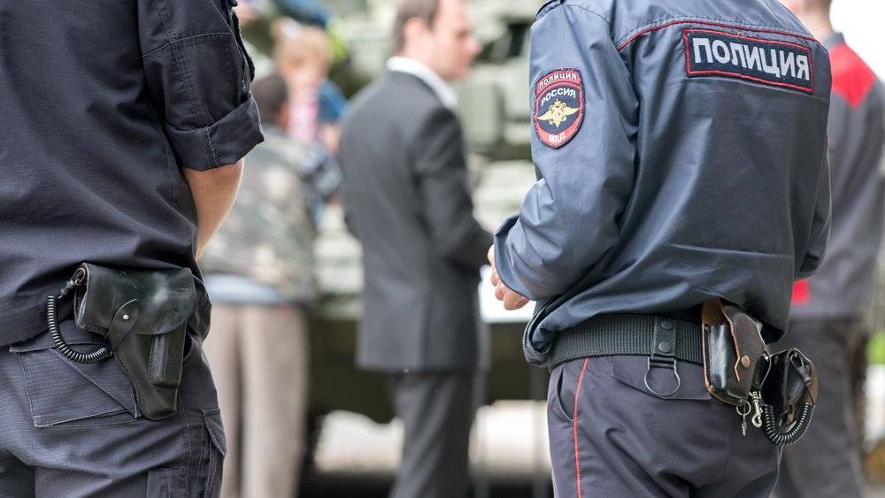 Евгений Манюров - Полиция проверяет информацию о стрельбе из автомобиля в Москве - politexpert.net - Москва