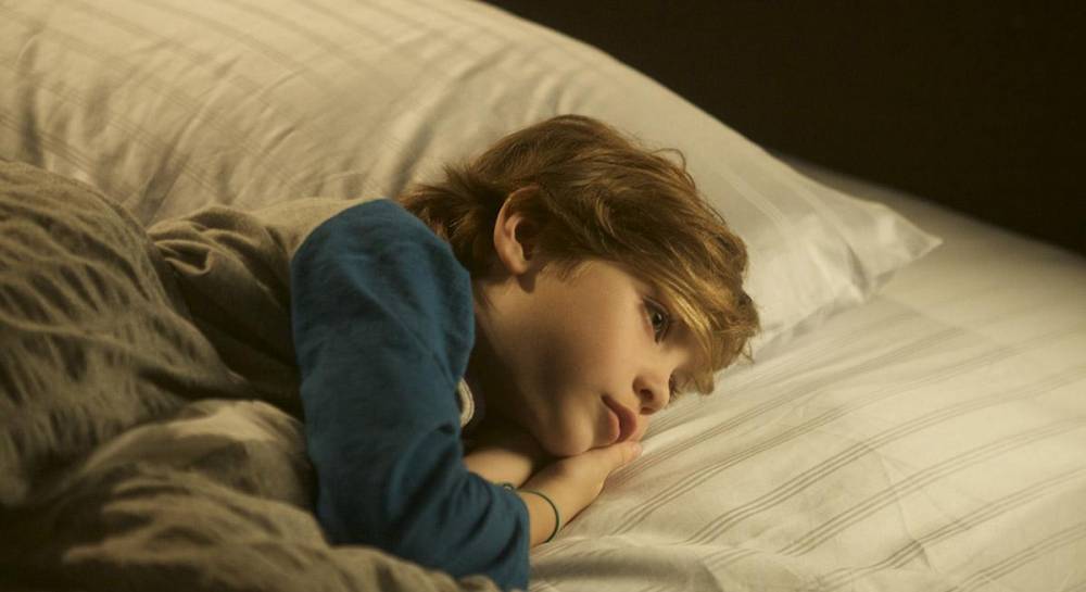 Ученые выяснили, как дополнительный час влияет на качество сна у детей - vm.ru