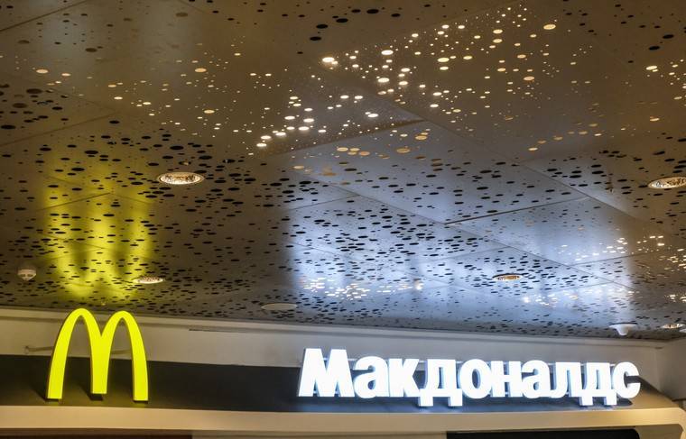 McDonald’s одобрил решение сотрудников не пускать замёрзшего мужчину в кафе - news.ru