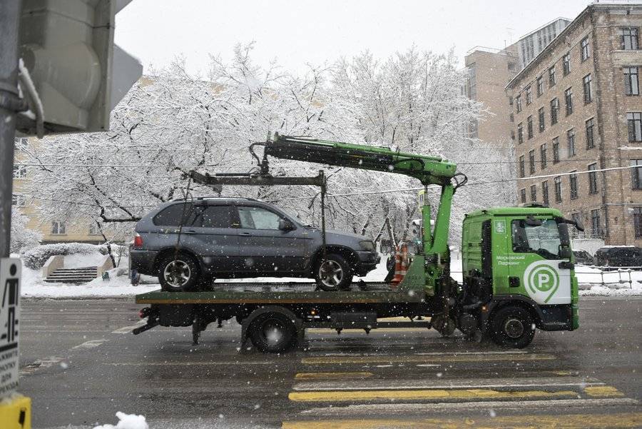 В Москве с 1 января подорожает эвакуация автомобилей - m24.ru - Москва