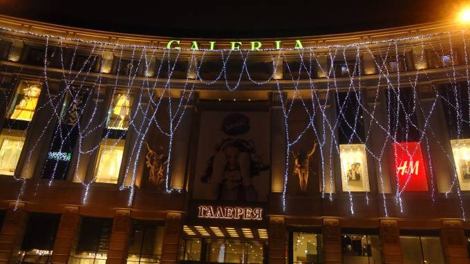 Петербургские магазины и ТЦ недосчитались покупателей перед НГ - piter.tv