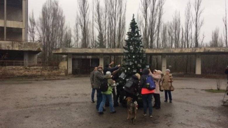 Владимир Зеленский - В Припяти впервые после аварии на Чернобыльской АЭС установили новогоднюю елку - newizv.ru - Украина