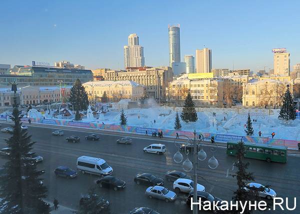 Александр Высокинский - Главный ледовый городок Екатеринбурга готов к открытию: его протестируют ночью - nakanune.ru