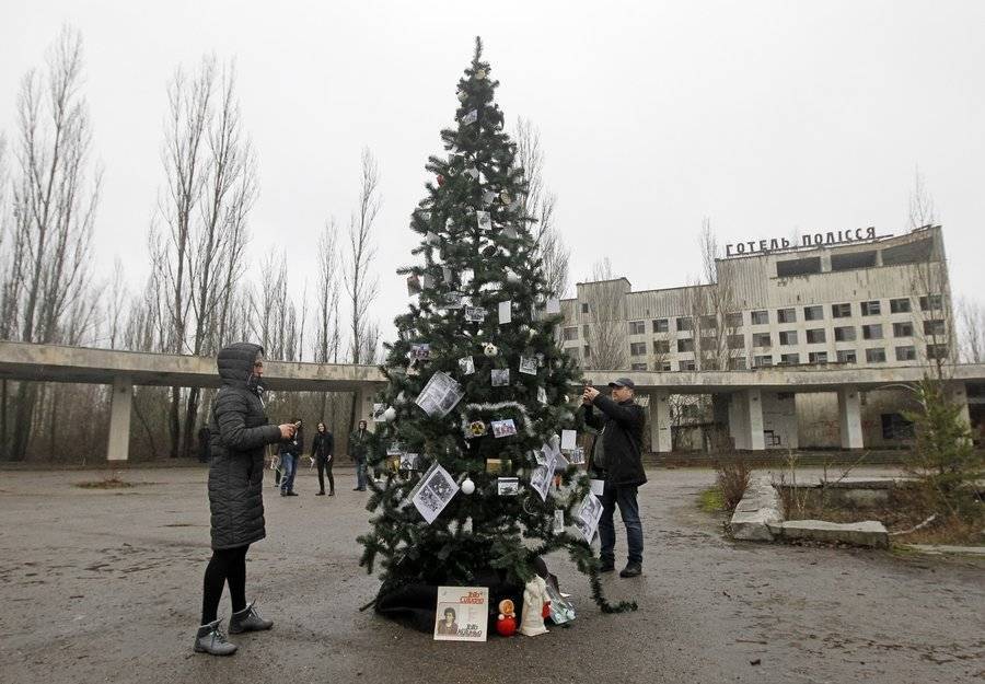 Новогоднюю елку установили в Припяти впервые после аварии на ЧАЭС - m24.ru - Украина - Припять