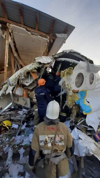 На борту разбившегося в Казахстане самолета было 98 человек – аэропорт Алма-Аты - nakanune.ru - Алма-Ата - Алма-Атинской обл.