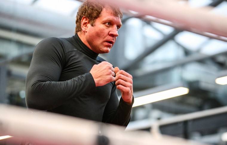 Александр Емельяненко - Александр Емельяненко грубо ответил своему брату - news.ru