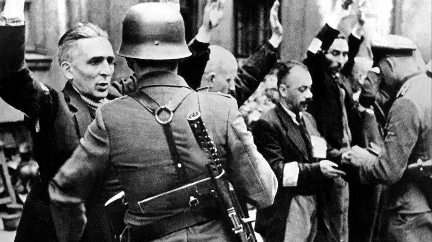 Андрей Захаров - Предатели памяти: Как в Варшаве старательно пытаются забыть о подвиге солдат Красной армии - 5-tv.ru - Польша - Варшава