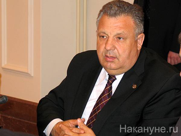 Виктор Ишаев - Суд арестовал около десяти миллионов рублей бывшего полпреда Ишаева - nakanune.ru - США - Хабаровский край