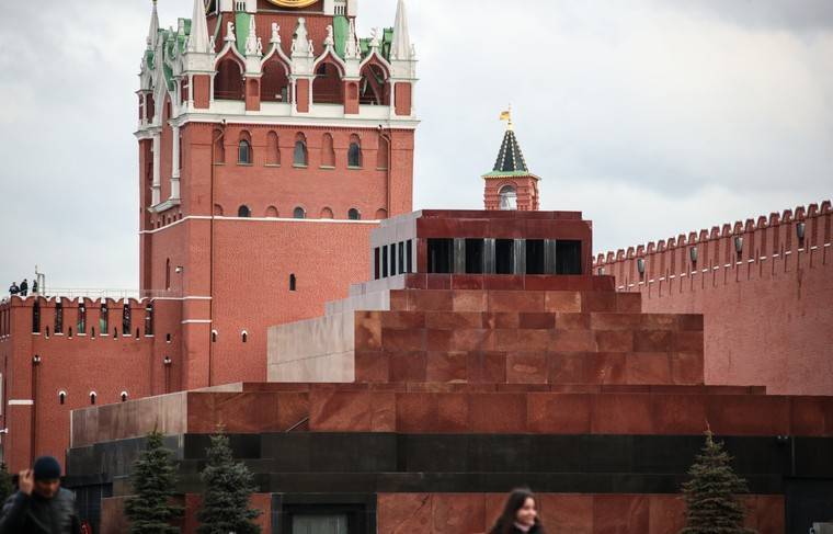 Андрей Смирнов - Правозащитник сравнил мавзолей Ленина с языческим поклонением - news.ru - Москва - Россия