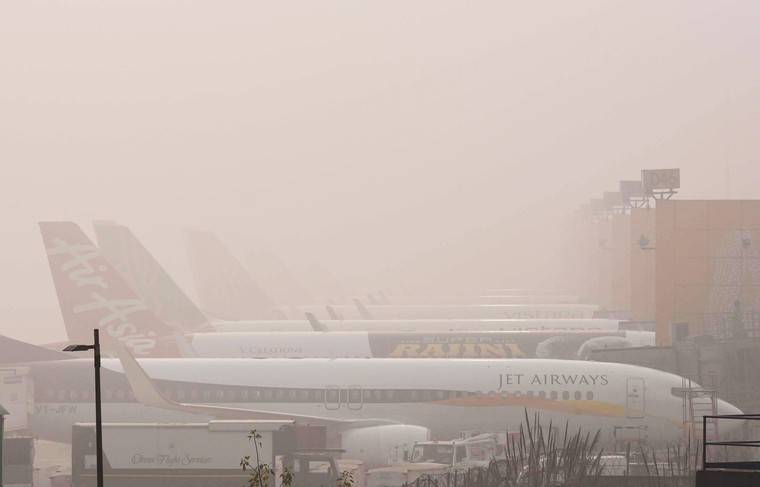 Туман парализовал работу аэропорта в Индии - news.ru - Лондон - Исламабад