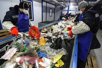 Российских волонтеров захотели сделать послами мусорной реформы - lenta.ru - Россия