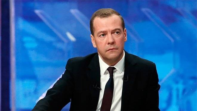 Жюль Верн - Медведев назвал первую заинтересовавшую его в жизни книгу - inforeactor.ru - Россия