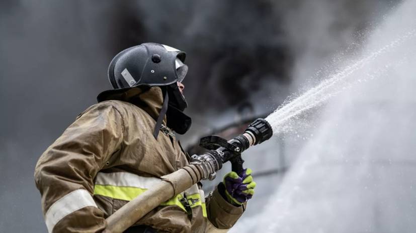 Пожарные ликвидировали возгорание на складе под Екатеринбургом - russian.rt.com - Россия - Екатеринбург - Пермь