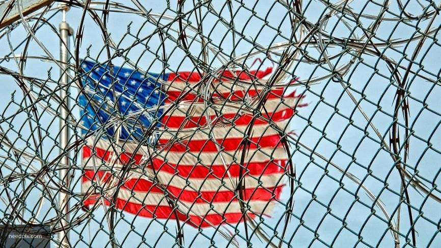 Десятки сотрудников американской тюрьмы лишаться работы после совместного фото - newinform.com - США - штат Западная Виргиния