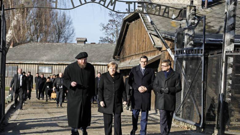 Ангела Меркель - Матеуш Моравецкий - Павел Яблоньский - Ангела Меркель впервые посетила музей в Освенциме - newizv.ru - Германия - Польша