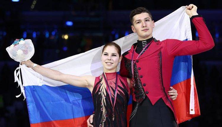 Александр Галлямов - Анастасий Мишин - Мишина и Галлямов стали третьими среди пар в финале Гран-при в Турине - newtvnews.ru - Китай