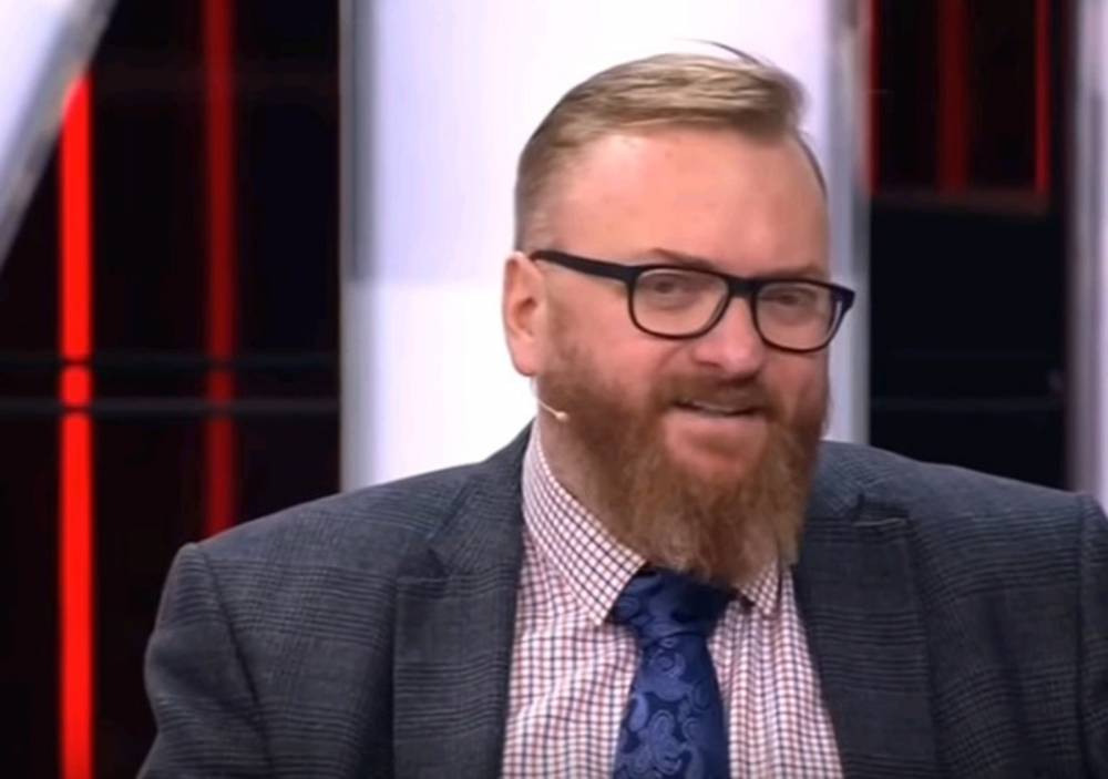 Виталий Милонов - Виталий Милонов удочерил девочку, рожденную в туалете и брошенную на лавочке - vm.ru