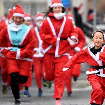 В Японии прошёл традиционный забег Санта-Клаусов - radiomayak.ru - Япония - Осака