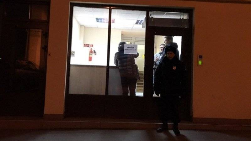 Михаил Ходорковский - Полиция оцепила место, где проходит собрание «Открытой России» в Москве - polit.info - Москва - Россия - Санкт-Петербург - Лондон