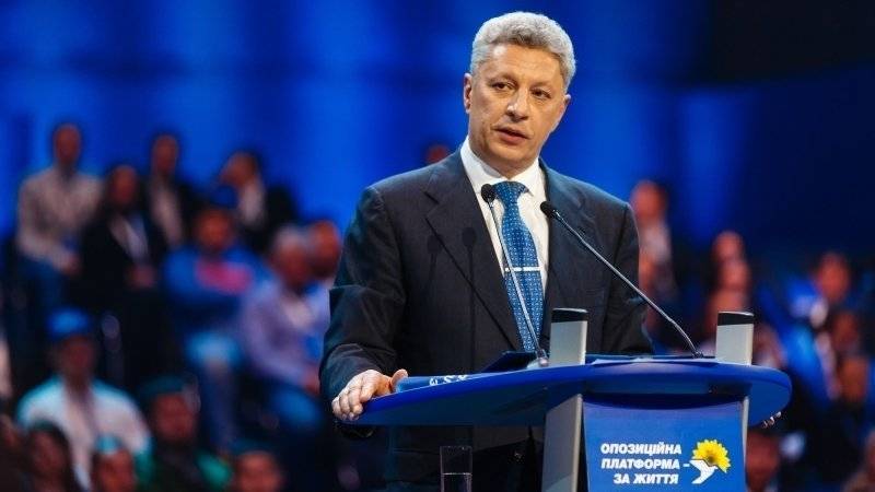 Петр Порошенко - Юрий Бойко - Вадим Карасев - Украинский политолог: Власти намеренно подрывают предвыборную кампанию Бойко - polit.info - Украина