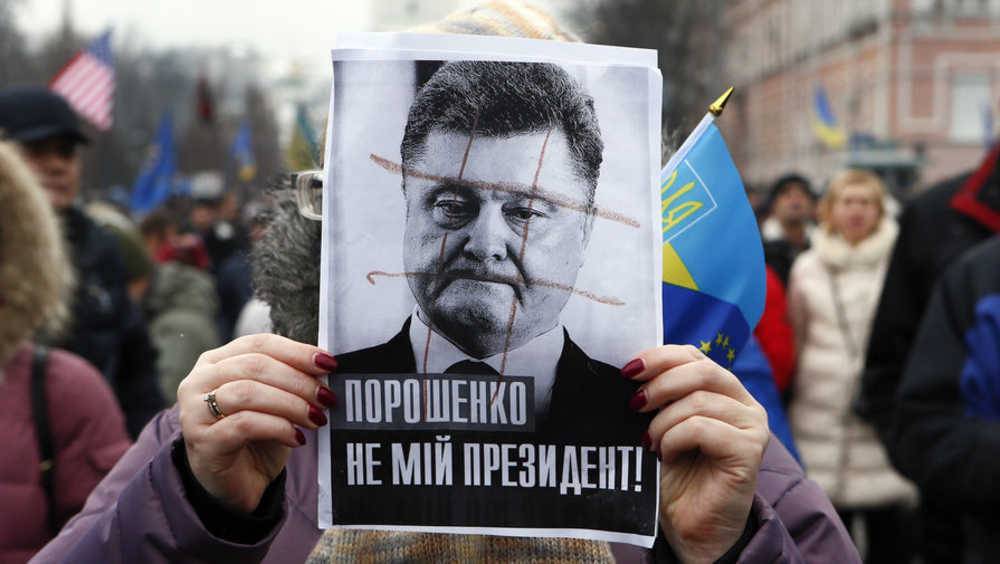 Петр Порошенко - Виктор Небоженко - Властная вертикаль Порошенко зашаталась накануне проигрыша - politnavigator.net - Украина - Киев