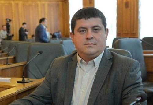 Андрей Портнов - Виктор Янукович - Арсений Яценюк - Брат соратника Яценюка 75 раз тайно посещал Крым и теперь им займется СБУ - politnavigator.net - Россия - Украина - Крым