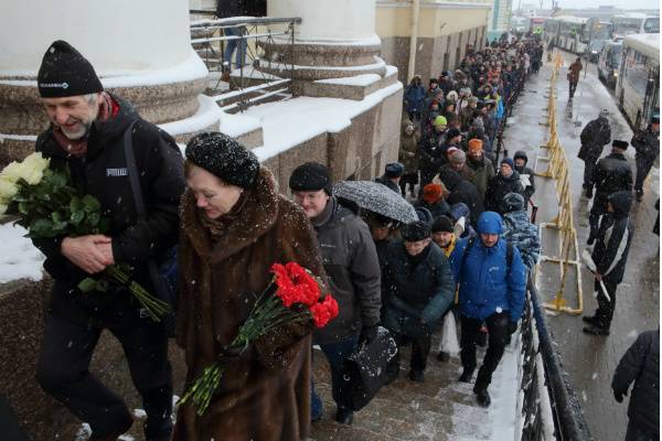 Жорес Алферов - Сотни петербуржцев пришли проститься с выдающимся физиком Жоресом Алферовым - trud.ru - Россия - Санкт-Петербург